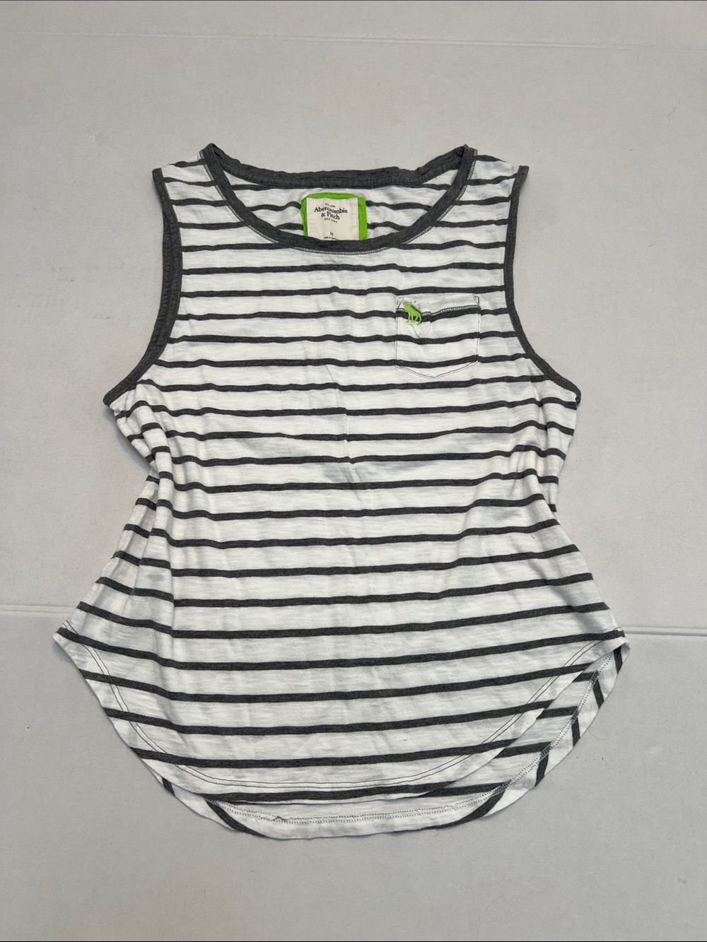 VINTAGE Y2K ABERCROMBIE & FITCH GRAY & WHITE STRIPED SLEEVELESS TOP MED